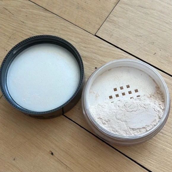 Cover FX - Picture 4 of 13